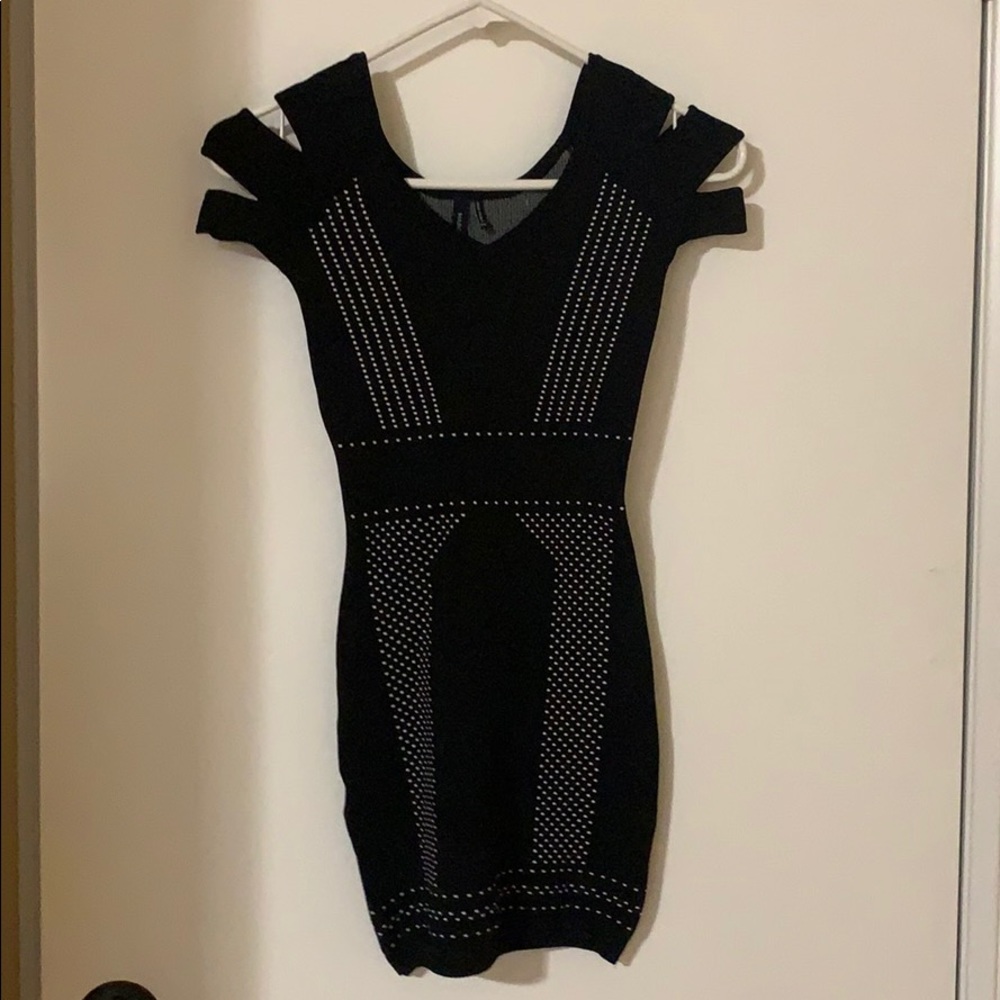 Curve-Hugging Lbd - image 1